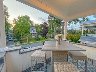 The Allen House - 3 Bedroom - 2 Full Bath - Private Gorgeous Apartment - Sleeps 8 - Albany - 4