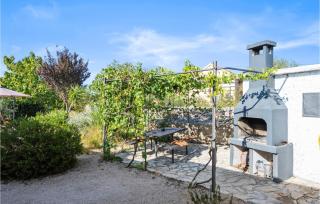 Beautiful Home In Jadrija With Jacuzzi - Jadrija - 3