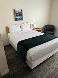 Sleep Suite Motel - 9