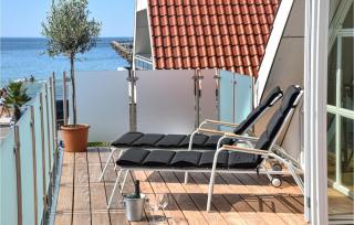 Three-Bedroom Apartment In Karrebaksminde - 1