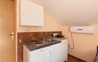 Gorgeous Apartment In Gornji Karin - Gornji Karin - 8