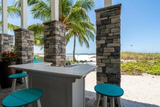 Island Haven: Two Units, Pool, Beach Proximity - Fort Myers Beach - 7