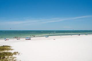 Island Haven: Two Units, Pool, Beach Proximity - Fort Myers Beach - 3