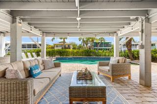 Charming Oasis: Heated Pool, Spa & Beach Access - Fort Myers Beach - 0