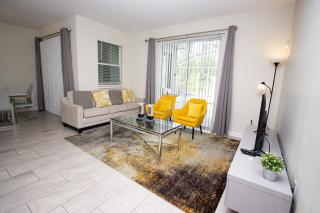 Pool & Play Family Townhome Near Disney - Kissimmee - 1