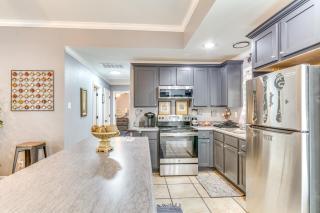 8 Mi to Dwtn Little Rock - Home with Fenced Yard! - Little Rock - 3