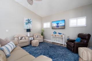 Charming Coastal Haven: Heated Pool, Walk to Beach - Fort Myers Beach - 6