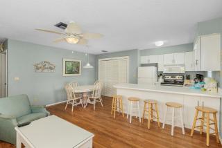 Seahorse Beach House: Pool, Spa & Walk to Beach - Fort Myers Beach - 0