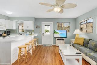 Seahorse Beach House: Pool, Spa & Walk to Beach - Fort Myers Beach - 6
