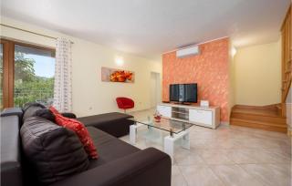 Three-Bedroom Holiday Home In Tinjan - Tinjan - 9