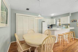 Seahorse Beach House: Pool, Spa & Walk to Beach - Fort Myers Beach - 4