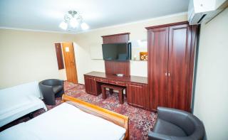 Dinasty Hotel - - 5