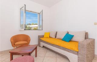 Stunning Apartment In Primosten - Primošten - 8
