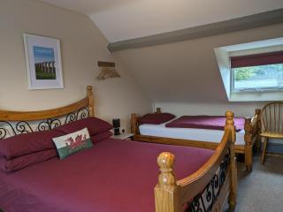 Llangollen Hostel Private Guest Rooms-Self Catering-Family Friendly - Llangollen - 5