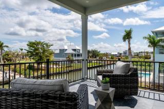 Canal-Front Luxury: Pool, Spa & Steps to Beach - Fort Myers Beach - 8