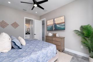 Canal-Front Luxury: Pool, Spa & Steps to Beach - Fort Myers Beach - 4