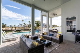 Canal-Front Luxury: Pool, Spa & Steps to Beach - Fort Myers Beach - 3