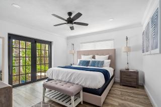 Chic Getaway w Heated Pool & Short Walk to Beach - Hollywood - 5