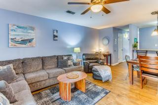 Walk to Ocean Myrtle Beach Townhome with Patio - Myrtle Beach - 8