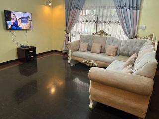 Robs Palace Kumasi - - 0