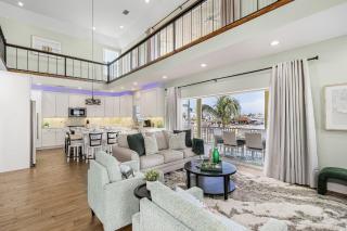 Canal View Gem: Heated Pool, Spa & Trolley Access - Fort Myers Beach - 3