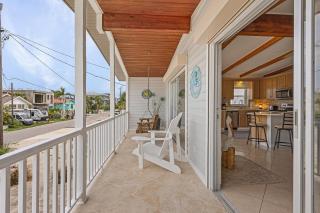 Private 2-Level Home: Heated Screened Pool, Beach! - Fort Myers Beach - 8