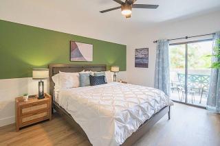 Upper Deck - Golf View - QueenBd N302 - Scottsdale - 0