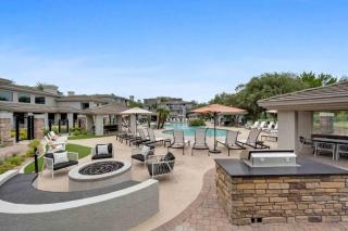 Upper Deck - Golf View - QueenBd N302 - Scottsdale - 8