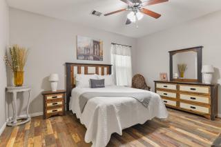 Gulf Escape Cottage Near Beach and Attractions - Galveston - 8