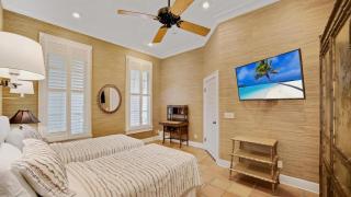 The Royal Compound by Last Key Realty - Key West - 8