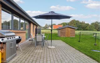 4 Bedroom Stunning Home In Knebel - 2