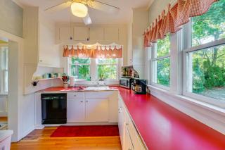 Lake Huron Retreat with Hot Tub, Screened Porch! - Lexington - 3