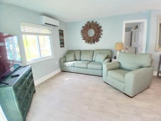 Sea Turtle - Fresh Spacious Cottage W&D Kit 1.3 Mi to Beach - Bonita Springs - 8
