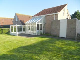 Bungalow with garden - 0