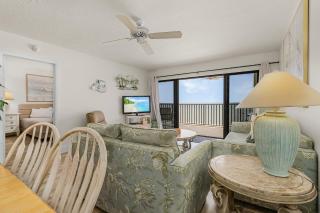Gulf-Front w/ Stunning Views & Full-Length Balcony - Fort Myers Beach - 2