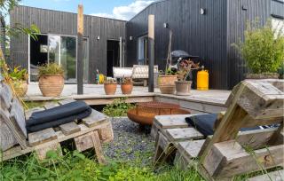 Awesome Home In Væggerløse With Kitchen - Marielyst - 2