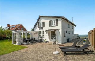 Cozy Home In Glesborg With Wifi - 1