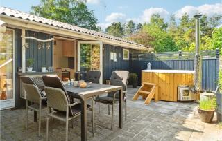 3 Bedroom Awesome Home In Ebeltoft - Ebeltoft - 9
