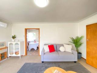 Top Location - Hillcrest Charmer - 3 Bedroom house - 5