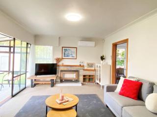 Top Location - Hillcrest Charmer - 3 Bedroom house - Hamilton - 1