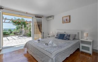 Stunning Apartment In Crikvenica - Crikvenica - 4