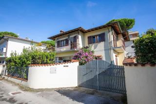 Casa Vittoria 800m from sea - Happy Rentals - Forte dei Marmi - 0
