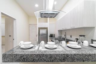 2 BD Suite with Balcony, Gym, Rooftop Pool, Hot Tub - Playa del Carmen - 4