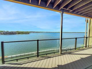 Sunset Shores 4BR Lake Escape Family Friendly - Arnolds Park - 8