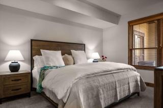 Scenic Escape with Premium Amenities Close to Trails Dining and Slopes - Whitefish - 7