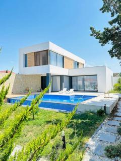 Beautiful Villa with Sea & Pool - 0