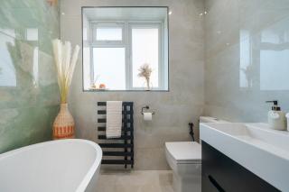 New Stunning Modern 2 Bedroom Apartment in Mill Hill next to Train Station! - Hendon - 6