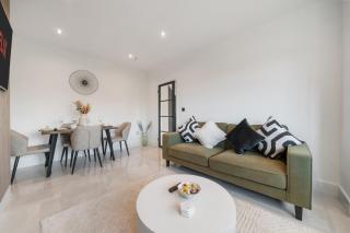 New Stunning Modern 2 Bedroom Apartment in Mill Hill next to Train Station! - Hendon - 3