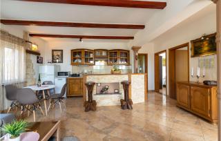 Nice Apartment In Rovanjska Jasenice - 3