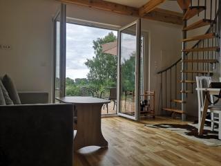 Dom nad jeziorem z prywatnym pomostem i linią brzegową - 5